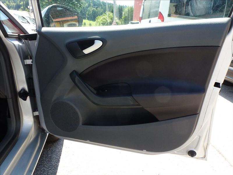 Seat Ibiza 1,2 TDI 3,4-3,9 l/100km  EcoMo - fotka 27 z 54