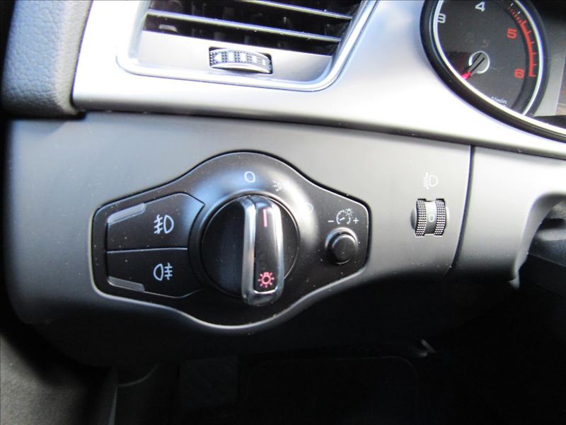 Audi A4 Avant 2,0 TDi 110kW - fotka 24 z 31
