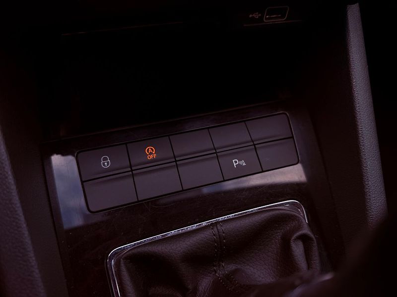Škoda Octavia 2.0 TDI Style, ČR, Serviska - fotka 23 z 29