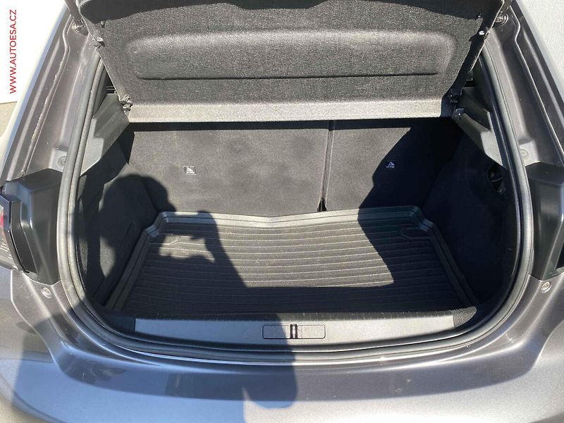 Peugeot 208 (2021) 1.2 PT, Road Trip, LED, navi - fotka 7 z 18
