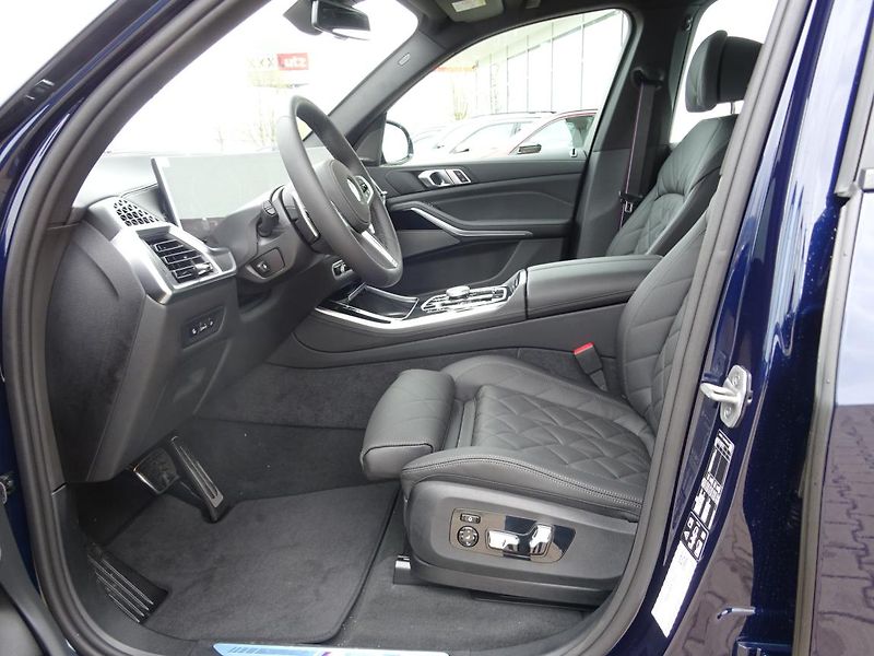 BMW X5 xDrive30d - fotka 2 z 7