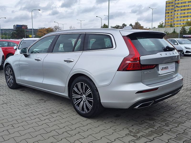 Volvo V60 B4 2.0/145kW Inscription AT - fotka 7 z 37