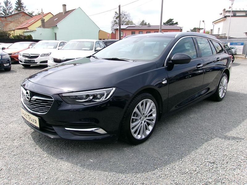Opel Insignia ST 2.0 Turbo 191kW 4x4 automat - fotka 1 z 43