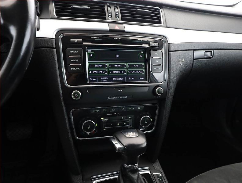 Škoda Superb (2013) 2.0 TDI, 4X4, Automat - fotka 10 z 18
