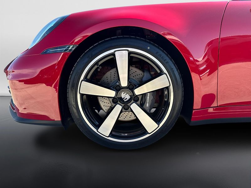 Porsche 911 Carrera - fotka 9 z 30