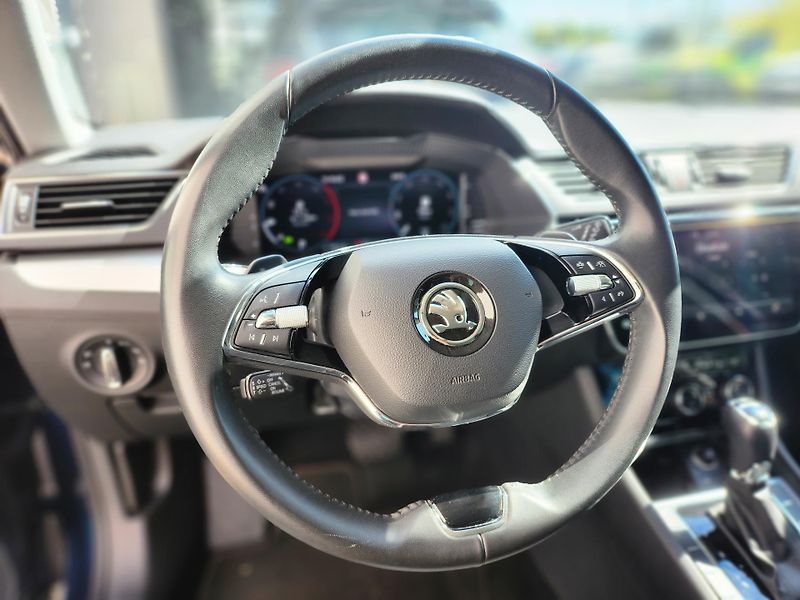 Škoda Superb Ambition 2.0 TDI 110 kW DSG Co - fotka 9 z 25