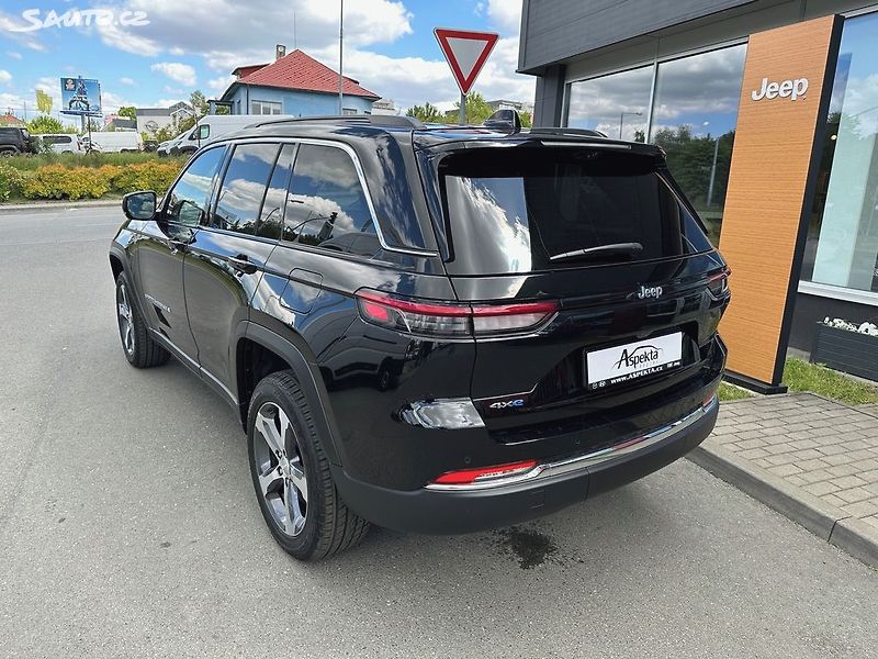 Jeep Grand Cherokee (2025) Limited 2.0 Turbo 4xe PHEV - fotka 2 z 10