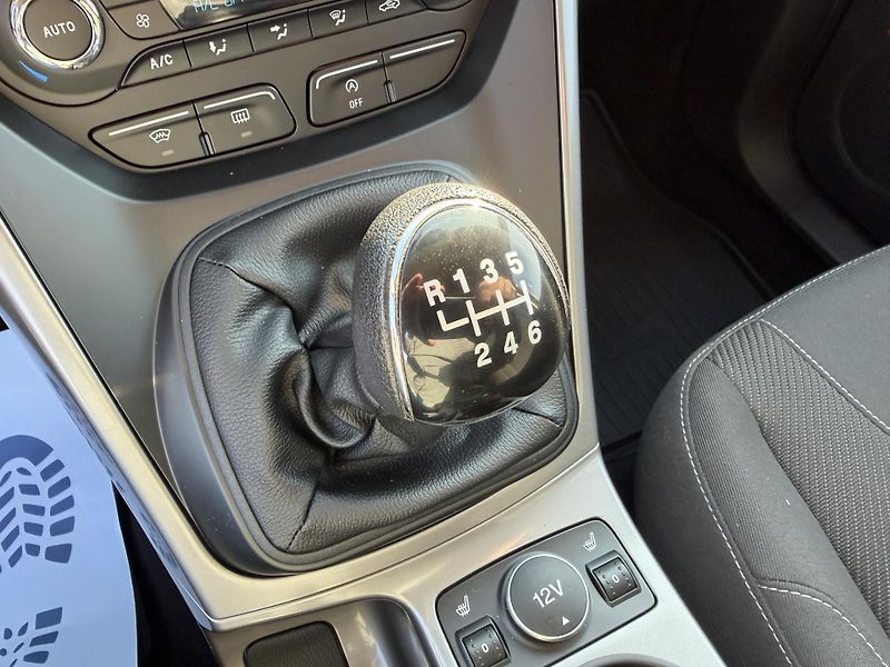 Ford Kuga 1,5 EcoBoost / 110kW  - fotka 26 z 50