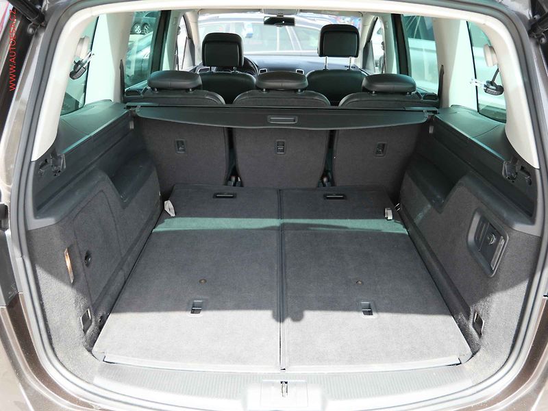 Volkswagen Sharan (2015) 2.0TDi, 2.maj,ČR, DSG, AC - fotka 7 z 25