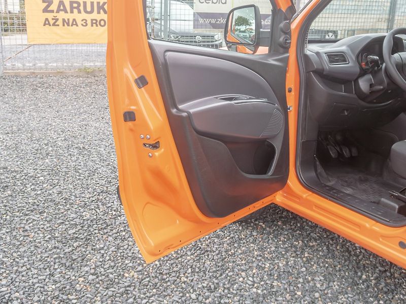 Fiat Dobló (2011) 1.4i 70KW AC – PO SERVISU - fotka 10 z 34