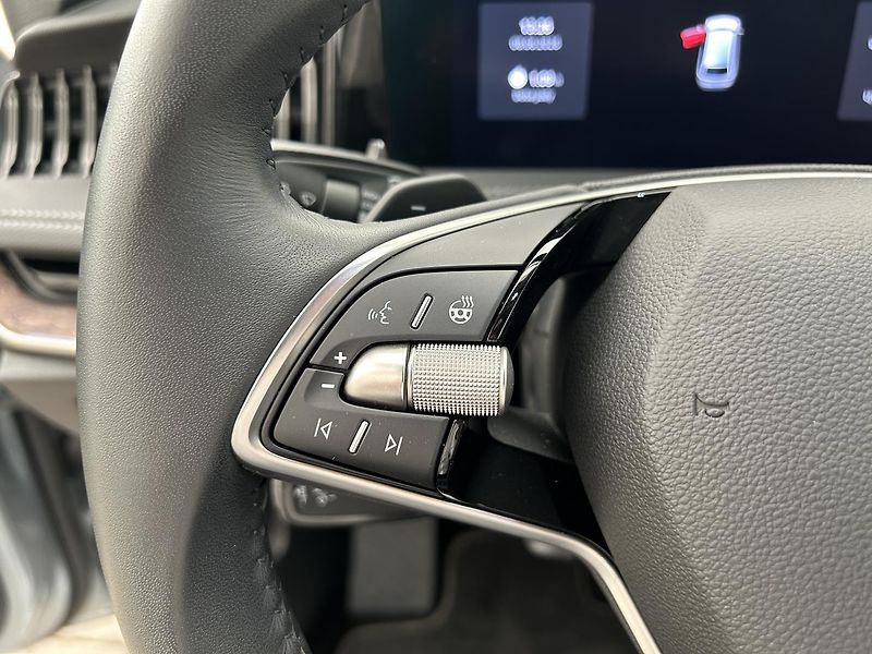 Škoda Superb 2.0 TDI L & K - fotka 12 z 30