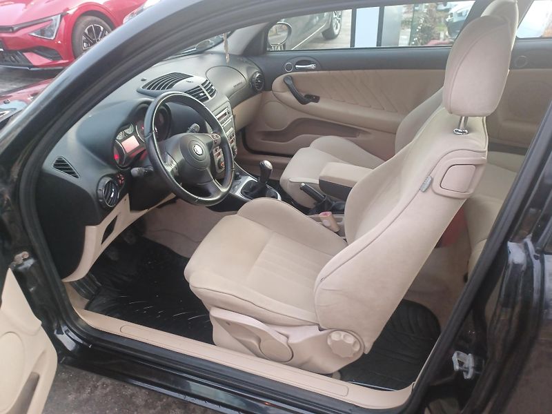Alfa Romeo 147 1.6i 77kW - fotka 8 z 18