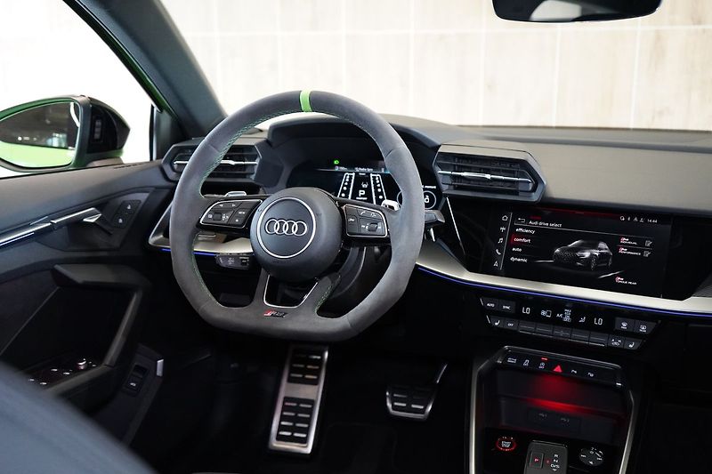 Audi RS 3 Sportback,Quattro, Matrix, B&O - fotka 43 z 44