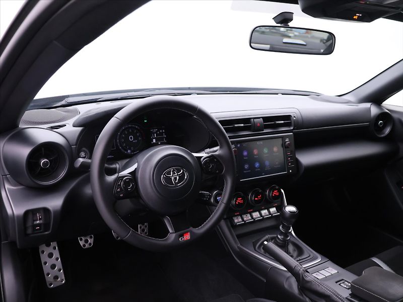 Toyota GR86 2,4 Boxer 172kW Executive DPH - fotka 30 z 38