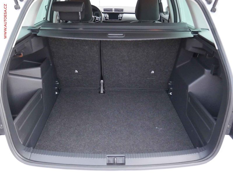 Škoda Fabia (2020) 1.0 TSI, ČR, LED, AC, kamera - fotka 7 z 16