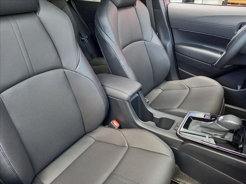 Toyota Corolla Cross 2,0 Executive + Skyview - fotka 8 z 15