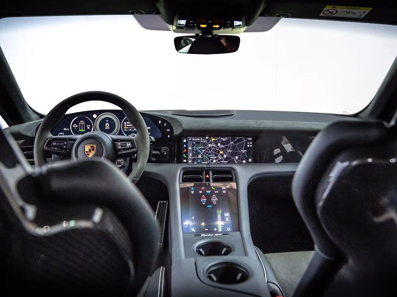 Porsche Taycan Turbo GT Weissach ActiveRide - fotka 16 z 23