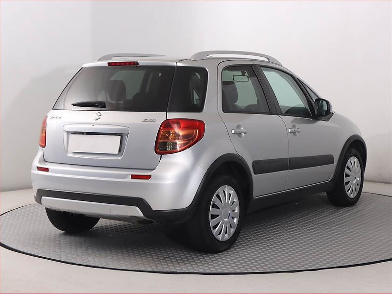 Suzuki SX4 (2013) 1.6 VVT, Serv.kniha - fotka 5 z 14