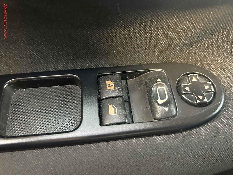 Peugeot 207 (2010) 1.4VTi SW, AC, temp - fotka 11 z 14