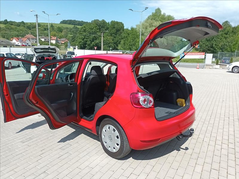 Volkswagen Golf Plus 1,6 TDI,66KW,SERVISKA,TAŽNÉ - fotka 10 z 39