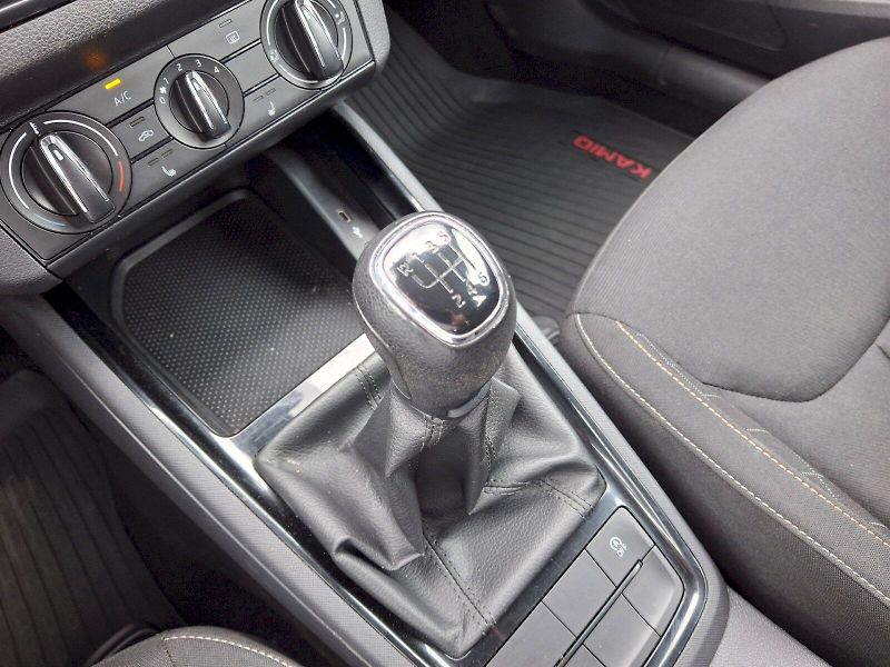 Škoda Kamiq (2020) Ambition 1,6TDi 85kW - fotka 26 z 29