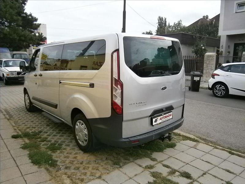 Ford Tourneo Custom 2,2 TDCI - fotka 4 z 26