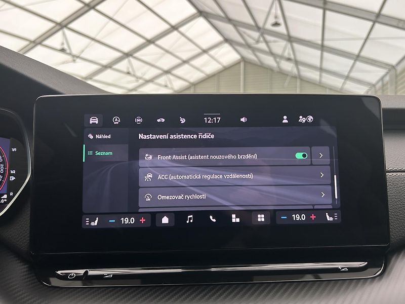 Škoda Octavia 1.5 TSI SportLine - fotka 10 z 30