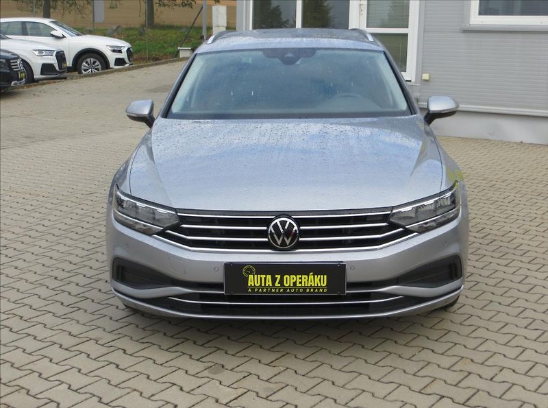 Volkswagen Passat 2,0 TDI 110kW Business DSG ČR - fotka 2 z 28