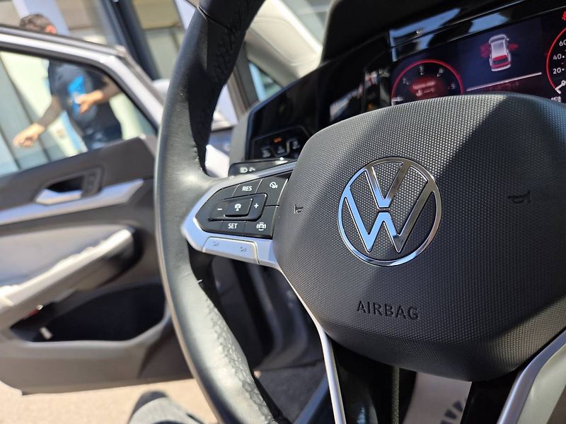 Volkswagen Golf (2023) 2.0 TDI DSG - fotka 16 z 39