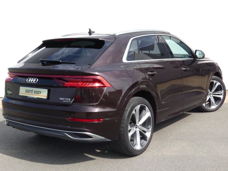 Audi Q8 50 TDI Quattro - fotka 2 z 30