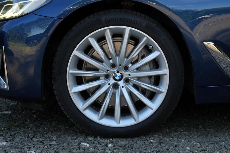 BMW Řada 5 540i xDrive, ČR, ACC, Harman - fotka 4 z 40
