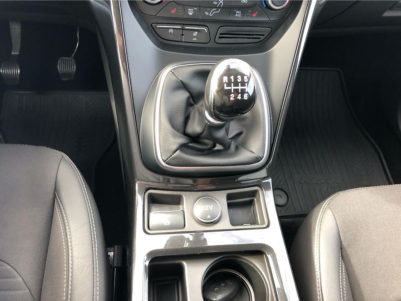 Ford Kuga 2.0 TDCi - fotka 22 z 29