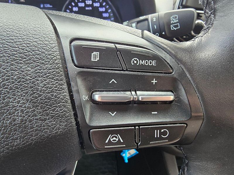 Hyundai i30 1.5i COMFORT LED KAMERA NAVI - fotka 24 z 41