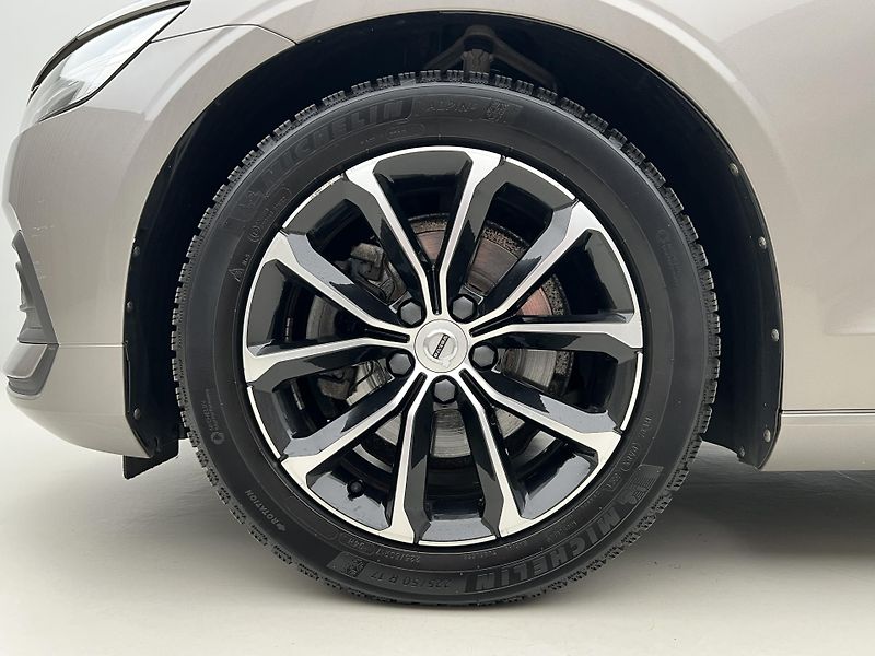 Volvo V60 D3 MOMENTUM PRO AUT - fotka 15 z 41
