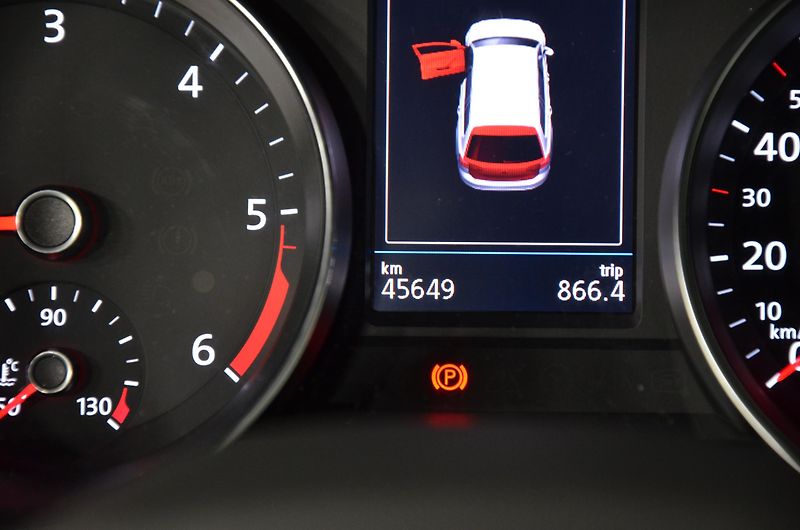 Volkswagen Passat (2023) 2.0 TDI 110 Elegance Variant - fotka 16 z 23
