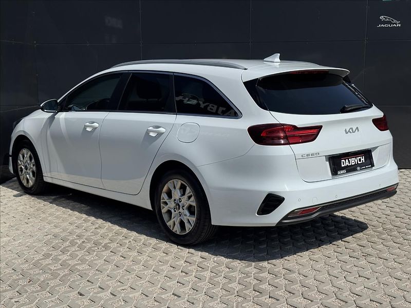 Kia Ceed 1,6 CRDI 100kW Exclusive ČR DP - fotka 6 z 30