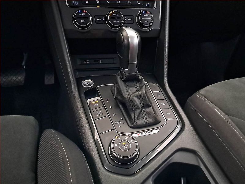 Volkswagen Tiguan (2018) 2.0 TDI, 4X4, Automat - fotka 13 z 19