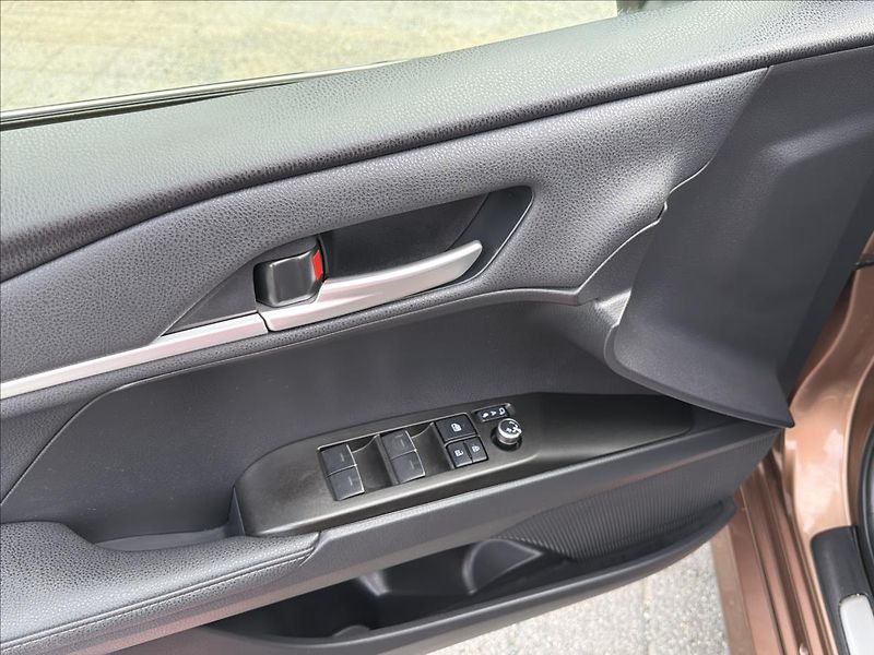 Toyota Camry 2,5 HEV 231 k Hybrid Prestige - fotka 36 z 36