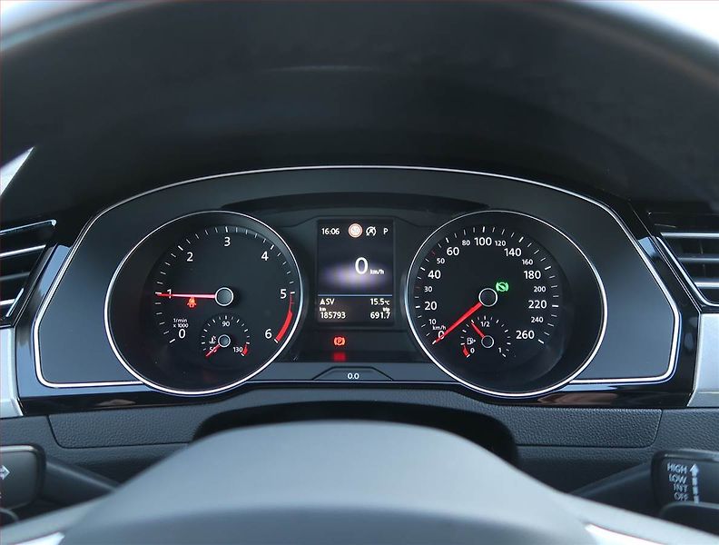 Volkswagen Passat (2022) Business 2.0 TDI, Automat - fotka 11 z 22