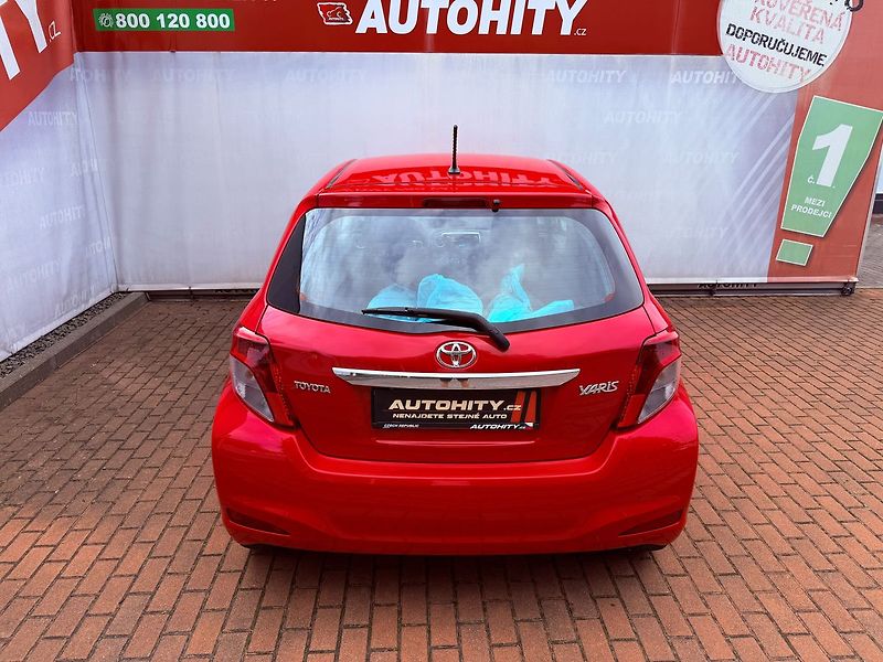 Toyota Yaris 1.33 Dual VVT-i Active, ČR - fotka 7 z 21