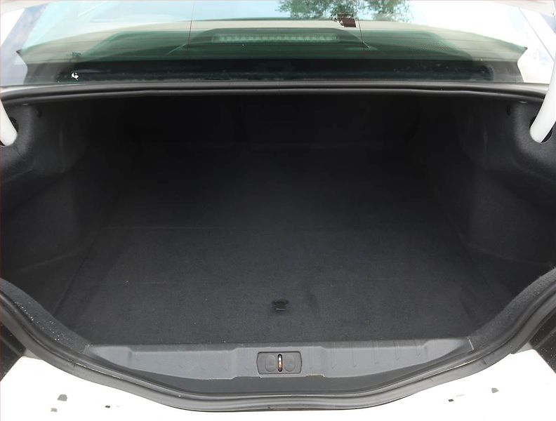 Peugeot 508 (2011) 2.0 HDi, Tempomat - fotka 13 z 17