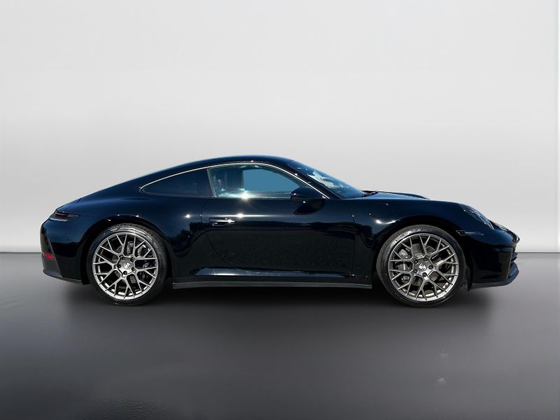 Porsche 911 (2025) Carrera Coupe - fotka 5 z 29