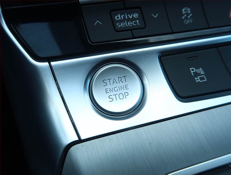 Audi A6 (2019) S line 40 TDI - fotka 20 z 26