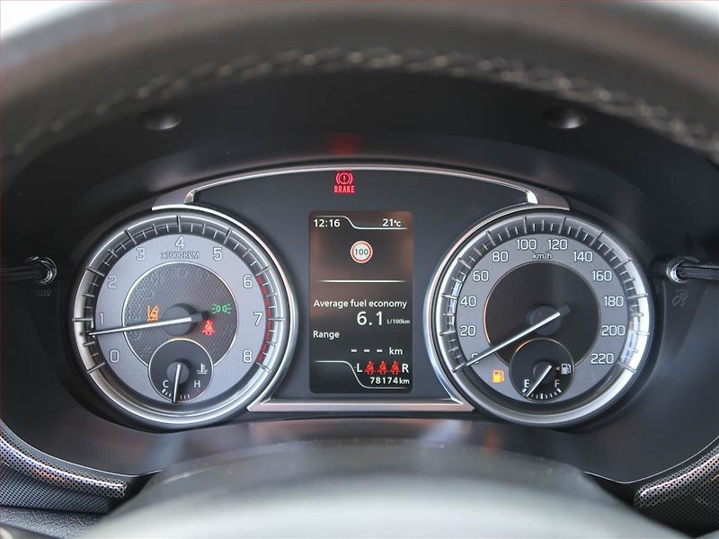 Suzuki Vitara (2020) Elegance 1.4 BoosterJet - fotka 11 z 18