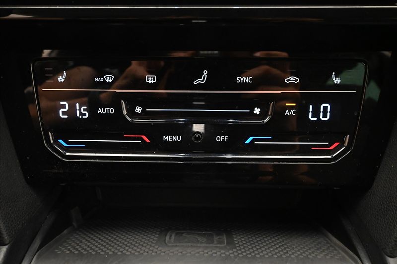 Volkswagen Passat 2,0 TDI 110 KW DSG Business Zá - fotka 21 z 32