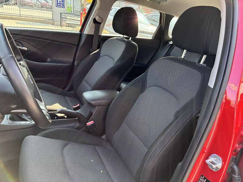 Hyundai i30 WG 1.0T-GDi 88kW REZERVACE - fotka 10 z 29
