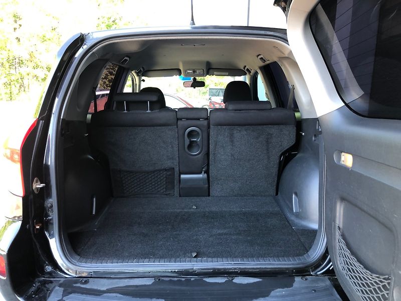 Toyota RAV4 (2007) 2.2 D-CAT, 4x4 - fotka 25 z 28