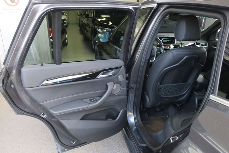 BMW X1 (2017) 2.0 xDrive25d SPORT LINE - fotka 39 z 48