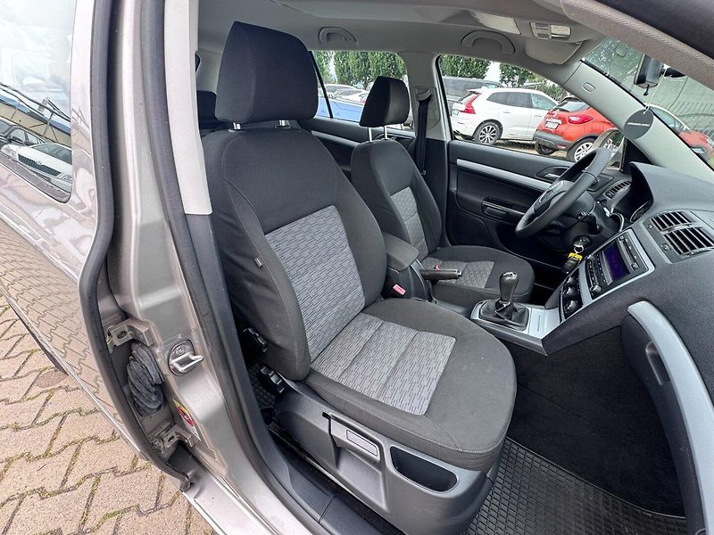 Škoda Octavia (2009) 1,4 TSI 90 KW 2. MAJ STK - fotka 35 z 50
