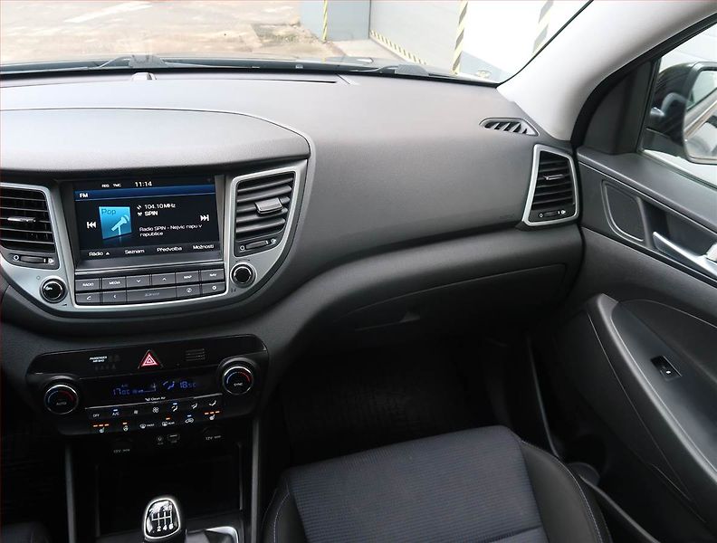 Hyundai Tucson (2017) 1.7 CRDi, Serv.kniha, Navi - fotka 8 z 21
